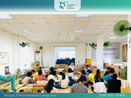 HÌNH ẢNH KHÓA ĐÀO TẠO GIÁO VIÊN MONTESSORI AMI 0-3 CÙNG GIẢNG VIÊN MONTESSORI TIINA SUOMINEN