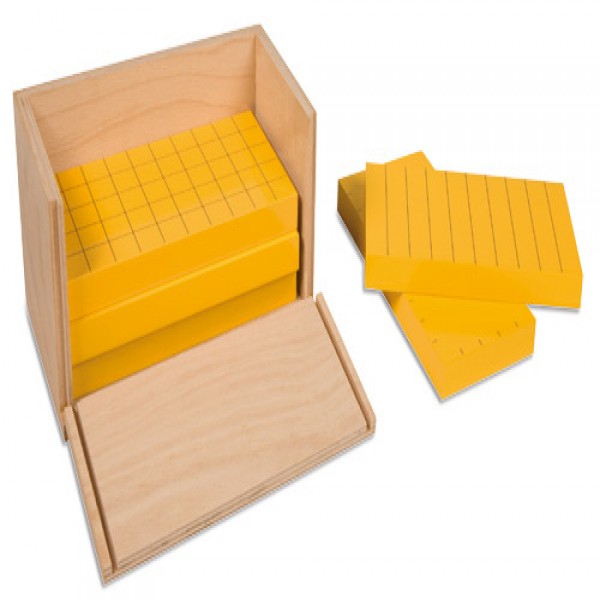 Hộp gỗ chứa 5 khối trụ hình chữ nhật màu vàng